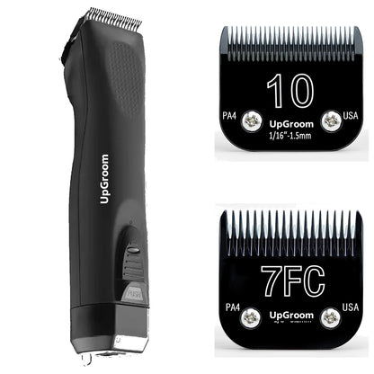 Kit Máquina de Tosa Ultra A5 UpGroom Preta com 2 lâminas de titânio exibidas ao lado da máquina