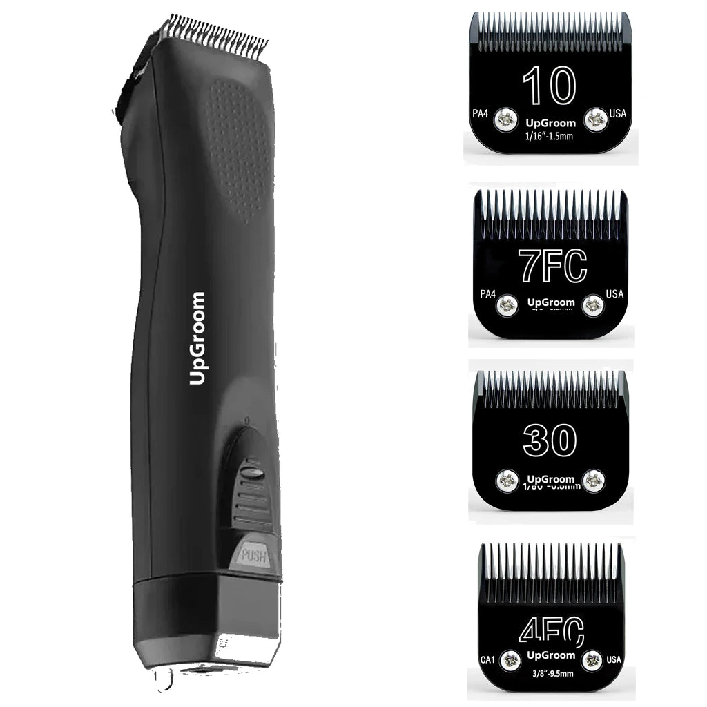 Kit Máquina de Tosa Ultra A5 UpGroom Preta com 4 lâminas de titânio exibidas ao lado da máquina