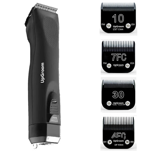 Kit Máquina de Tosa Ultra A5 UpGroom Preta com 4 lâminas de titânio exibidas ao lado da máquina