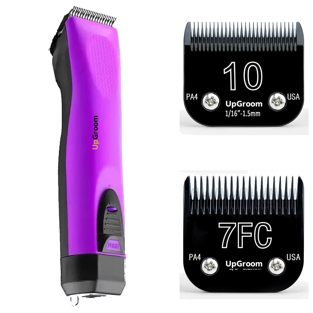 Kit Máquina de Tosa Ultra A5 UpGroom Roxa com 2 lâminas de titânio exibidas ao lado da máquina